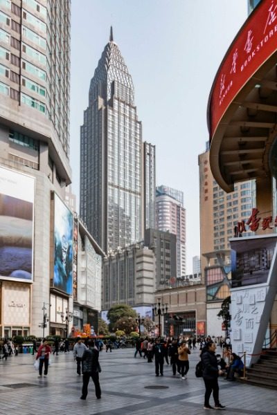 Building 1-Jiefangbei-Chongqing Surrounding Jiefangbei in Chongqing are tall buildings and skyscrapers.