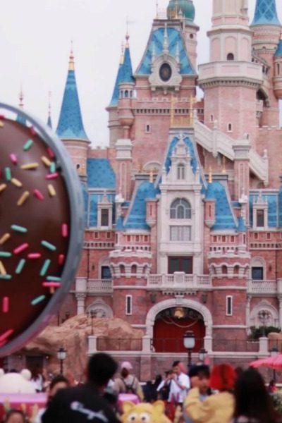 Castle-Disneyland-Shanghai There’s a giant donut right in front of the Shanghai Disney castle.