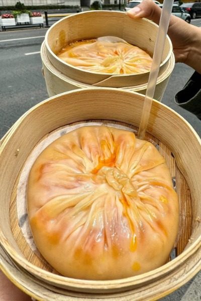 Chinese steamed crab buns-Food Guide-Shanghai Authentic Shanghai Cuisine: Chinese Steamed Crab Buns.