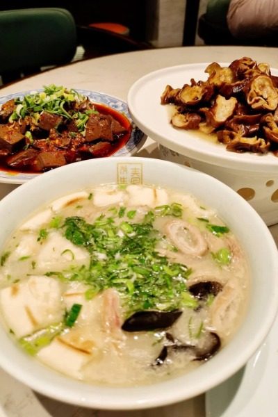 Chun Fa Sheng Restaurant 2-Food Guide-Xi’an The Xi'an cuisine at Chun Fa Sheng Restaurant, a time-honored establishment in Xi'an.