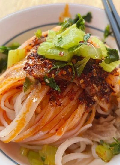 Cold Noodles 1-Food Guide-Xi’an Cold noodles are a refreshing Xi'an food, favored for their light texture and zesty flavor.