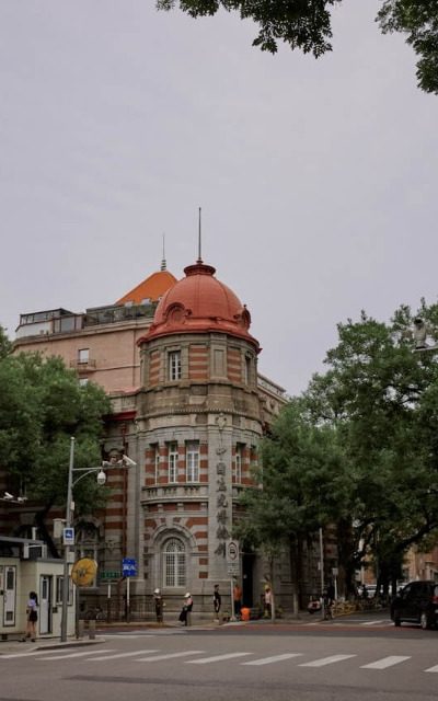 Dongjiaomin Lane-Hutong Guide-Beijing The iconic building of Dongjiaominxiang in Beijing.