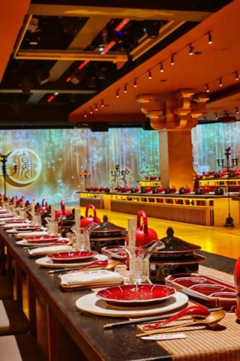 Food-Qianmen Street-Beijing The atmosphere features a classic Chinese style