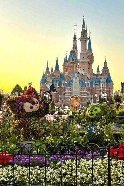 Gardens of Imagination-Shanghai Disneyland-Shanghai In the Gardens of Imagination at Shanghai Disneyland, there are cute garden displays shaped like Duffy's friend, LinaBell.