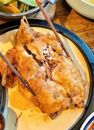 Gourd Chicken 2-Food Guide-Xi’an Gourd chicken is a famous delicacy in Xi'an, celebrated for its golden, crispy exterior and succulent, juicy meat.