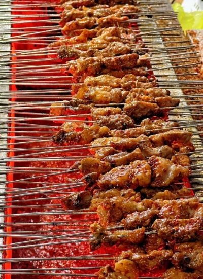 Grilled Skewers 1-Food Guide-Xi’an Grilled meat skewers are a popular Xi'an food, known for their rich flavors and smoky aroma.