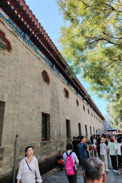 Hou Zhao Building-Prince Kung’s Palace Museum-Beijing (2) Visitors are exploring the rear pavilion of Prince Gong's Mansion.