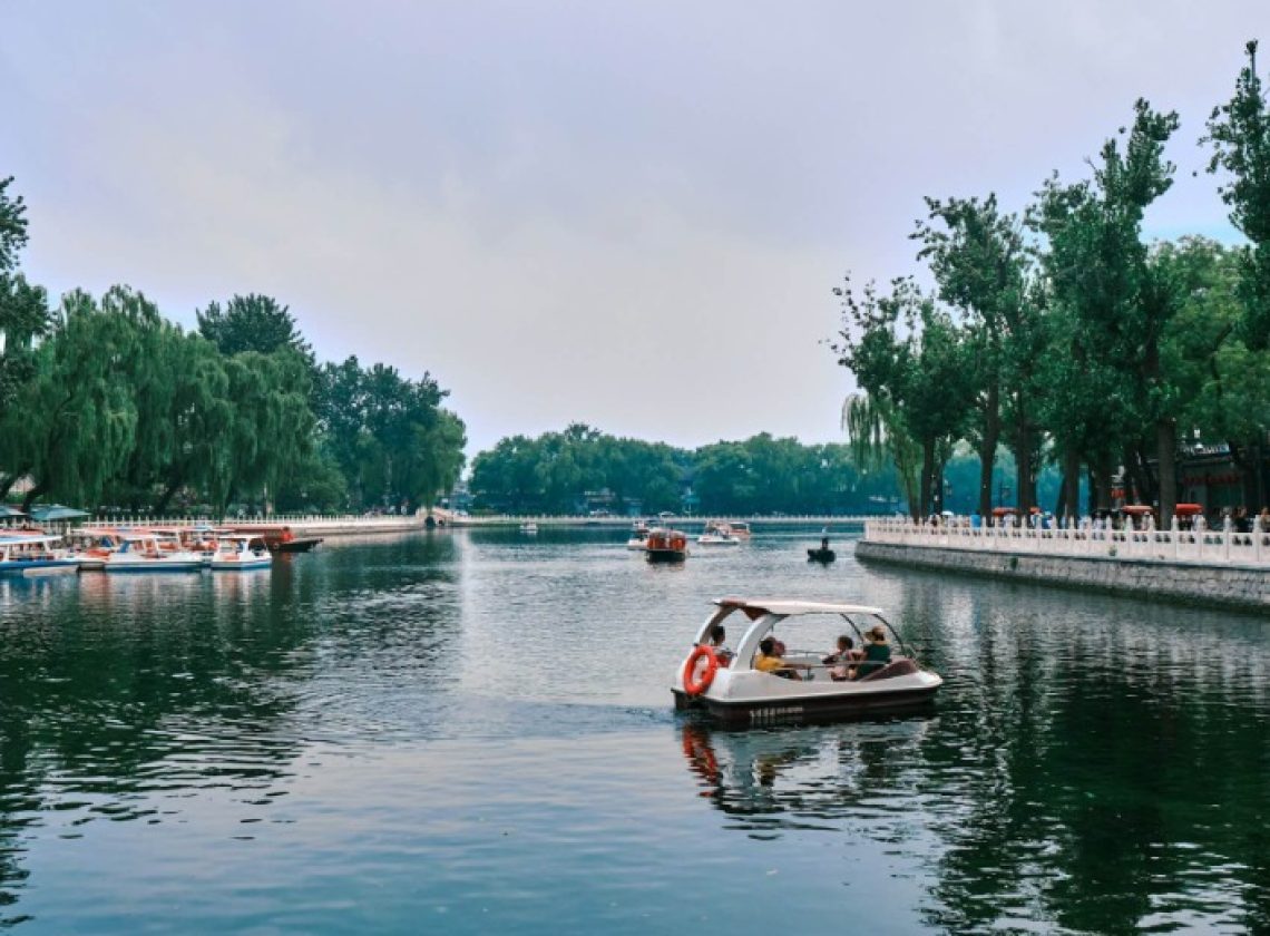 Lake-Shichahai-Beijing The lake at Shichahai has many visitors rowing boats.
