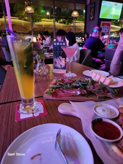 MARU Music Restaurant & Live House 2-Bar Guide-Shanghai Enjoy drinks at MARU Music Restaurant & Live House in Shanghai.