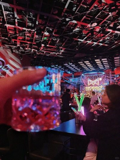 MOSSO German Auto Restaurant & Music Bar 22-Bar Guide-Shanghai Popular Bar in Shanghai: MOSSO German Auto Restaurant & Music Bar