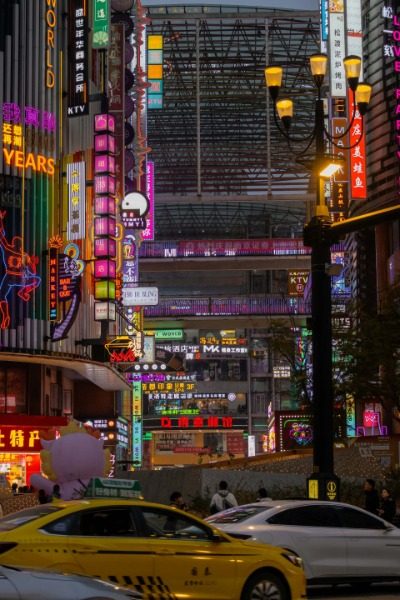 Night View 2-Jiefangbei-Chongqing At night, Jiefangbei in Chongqing lights up with many neon lights.