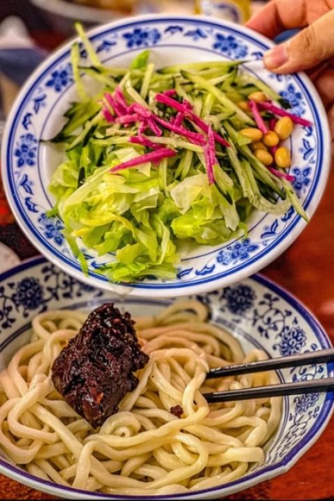 Noodles with soy bean paste-Food Guide-Beijing Noodles with soy bean paste