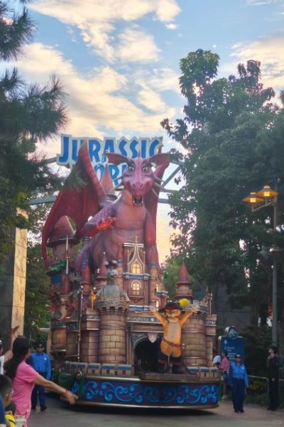 Parade Float-Beijing Universal Resort-Beijing The adorable dinosaur in the float parade at Beijing Universal Studios.