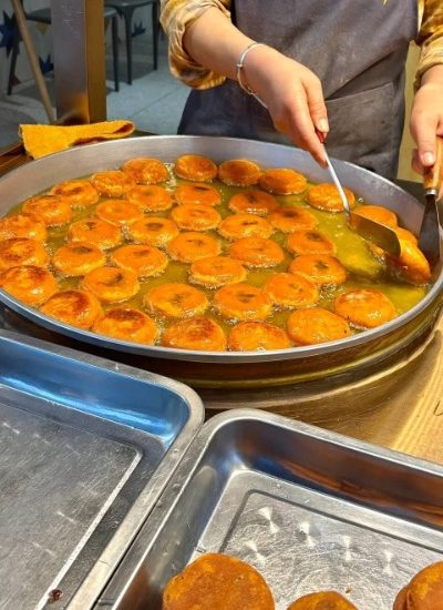 Persimmon Cake 2-Food Guide-Xi’an Persimmon cake is a popular delicacy in Xi'an cuisine, appreciated for its delightful sweetness and soft, chewy consistency.