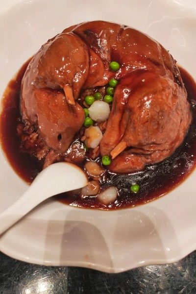 Roast duck with “eight-treasures”-Food Guide-Shanghai (1) Authentic Shanghai Cuisine: Roast Duck with "Eight-Treasures."
