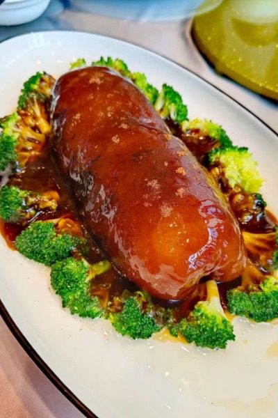 Sea Cucumber with Shrimp Roe-Food Guide-Shanghai Authentic Shanghai Cuisine: Sea Cucumber with Shrimp Roe.