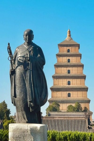The Statue of Xuan Zang 2-Giant Wild Goose Pagoda-Xi’an The Statue of Xuanzang at Da Ci'en Temple in Xi'an