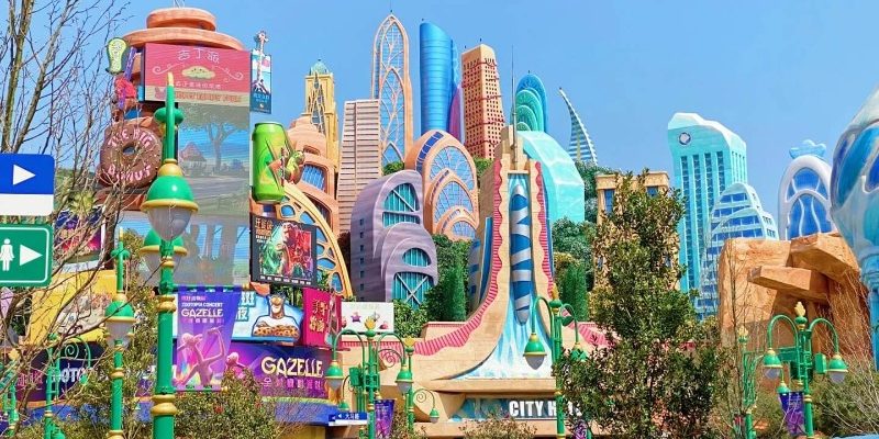 Zootopia-Shanghai Disneyland-Shanghai The buildings in the Zootopia area of Shanghai Disneyland are colorful and have a lot of depth.