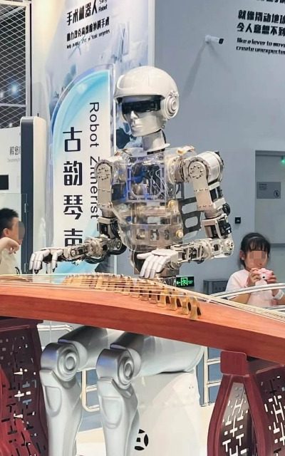 robots-Museum Guide-Beijing China Science and Technology Museum
