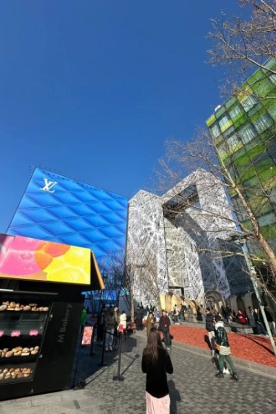 tourist-Sanlitun-Beijing North Sanlitun places a strong emphasis on luxury.
